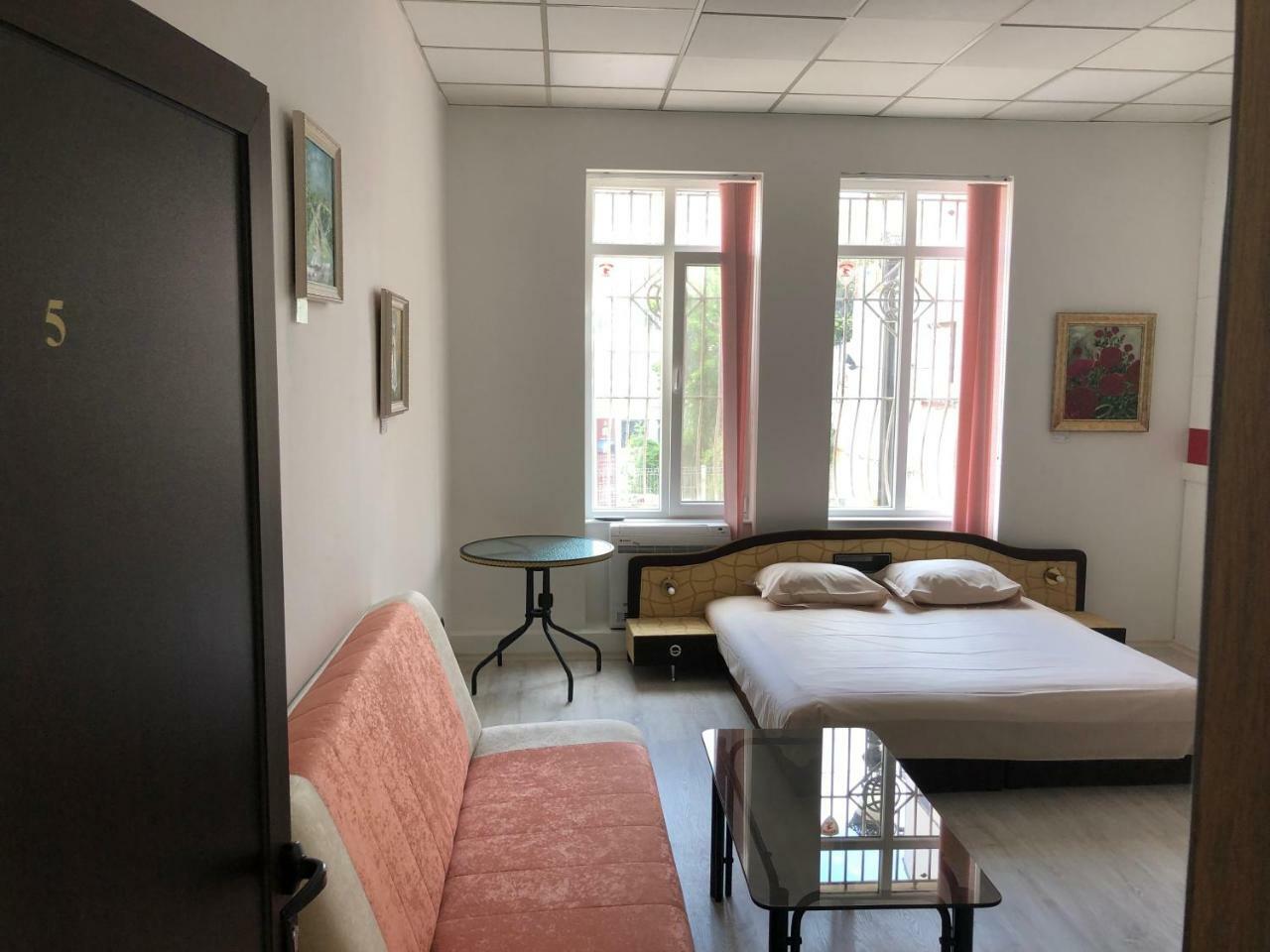 Guest Rooms Opera Пловдив Экстерьер фото
